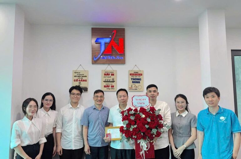 Luật Thiên Nam chúc mừng Luật sư Vũ Minh Tiến